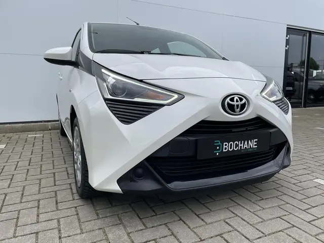 Toyota Aygo 1.0 VVT-i x-play 2021 Benzine 10