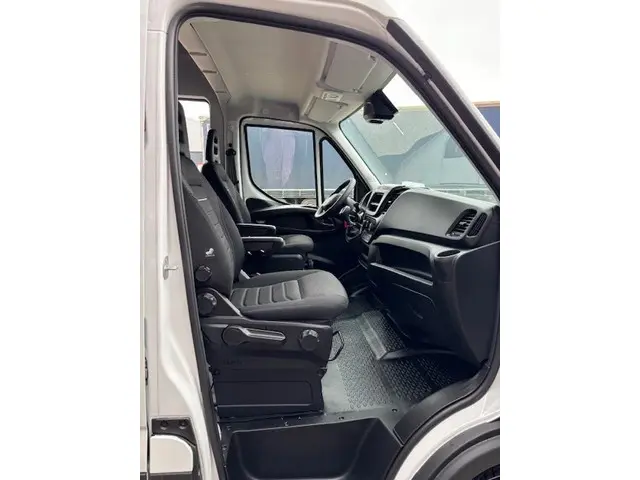 Iveco Daily 35S16V A8 Dubbele cabine Euro 6 2024 Diesel 9
