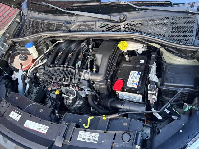 Citroën C4 Cactus 1.2 PureTech Business 2015 Benzine 38