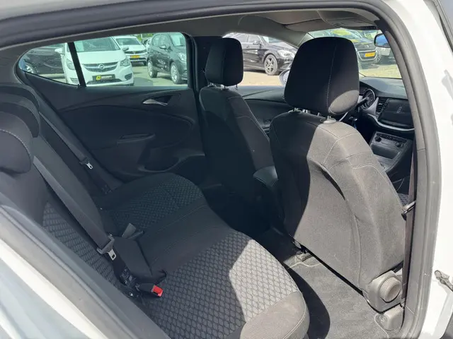 Opel Astra 1.4 Black Edition 2018 Benzine 10
