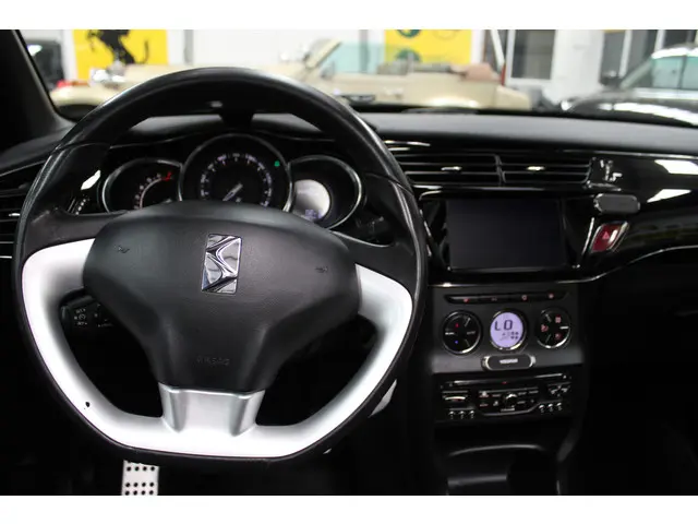 Citroën DS3 Cabrio 1.2 VTi Chic 2013 Benzine 9