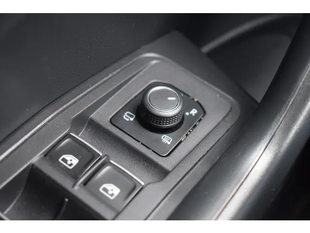 Volkswagen T-Roc 1.5 TSi 150pk Sport 2019 Benzine 31