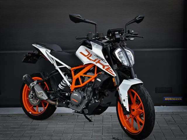 KTM 390 2