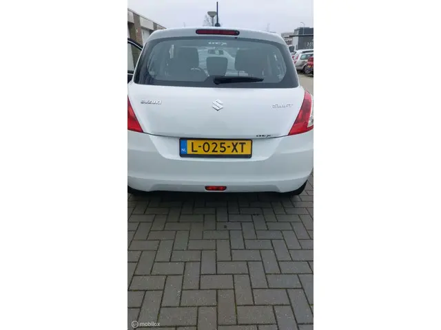 Suzuki Swift 1.2 Style EASSS 2016 Benzine 30