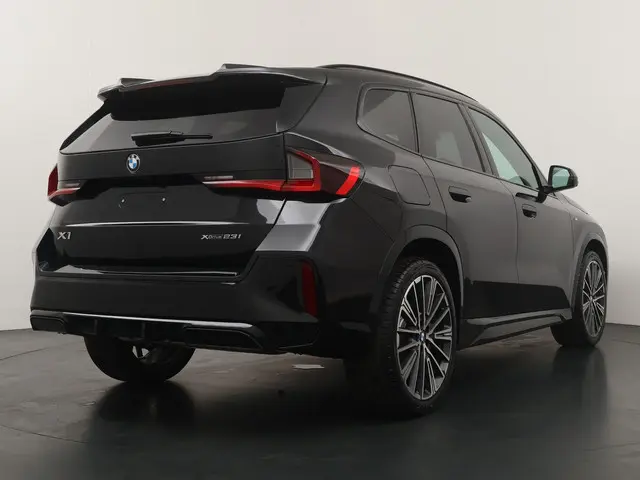 BMW X1 xDrive23i 2026 Benzine 9