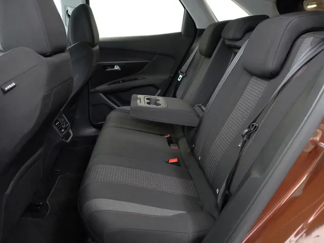 Peugeot 3008 1.2 PureTech GT Premium- 2020 Benzine 25