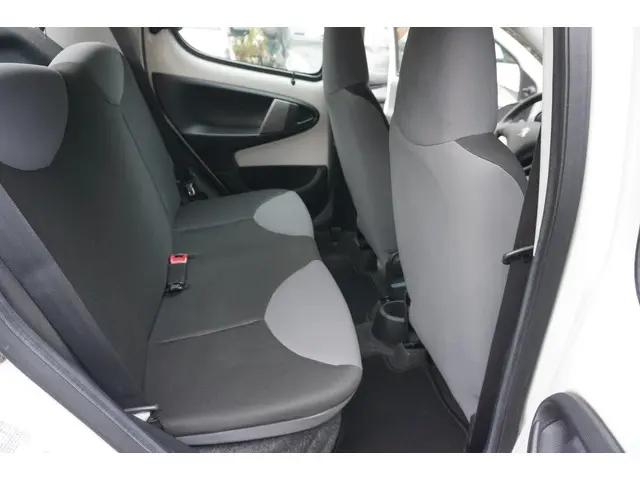 Peugeot 107 1.0 Access Accent / Airco / NAP / 2012 Benzine 19