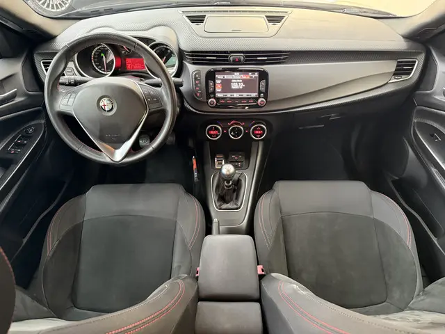 Alfa Romeo Giulietta 1.4 T Sprint, 150Pk, 2015, 2015 Benzine 2