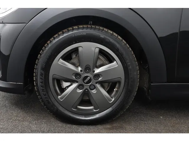 MINI Cooper Mini 1.5 Classic 2023 Benzine 29