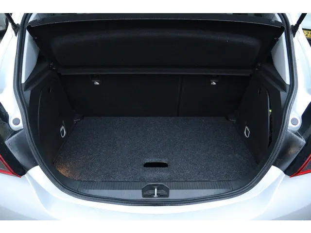 Opel Corsa 1.4 BLACK EDITION 2018 Benzine 14