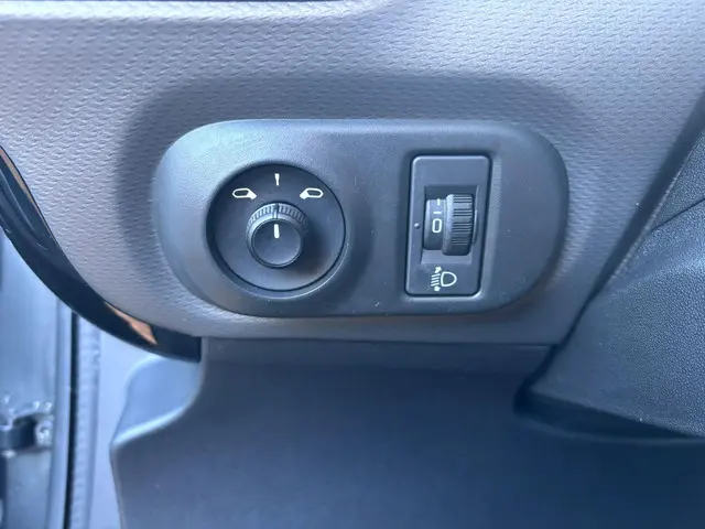 Citroën C4 Cactus 1.2 PureTech Business 2015 Benzine 21