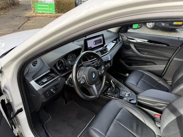 BMW X1 sDrive20i Business Edition Plus 2021 Benzine 12