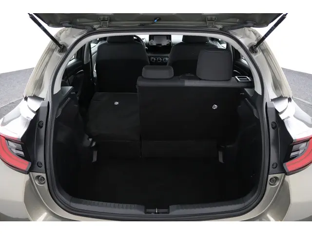 Toyota Yaris 1.5 VVT-i Dynamic 2021 Benzine 24