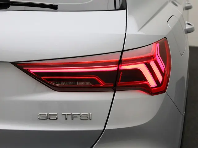 Audi Q3 35 TFSI/150PK Business Ed 2020 Benzine 37