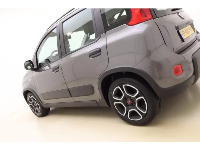 Fiat Panda 1.0 Hybrid City Life 2022 Benzine 16