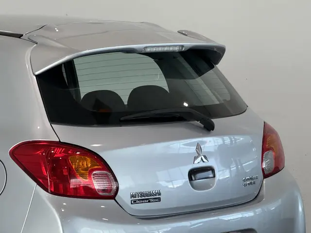 Mitsubishi Space Star 1.0 Inform 2013 Benzine 18