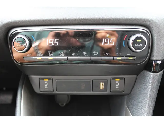 Mazda 2 Hybrid 1.5 Select 2022 Hybride Benzine 24