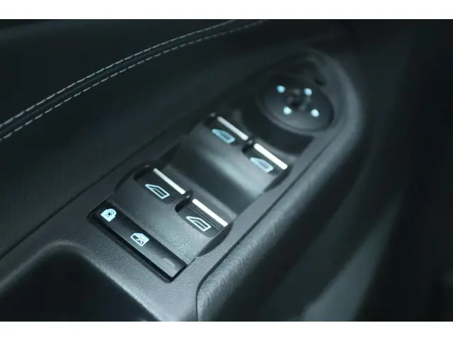 Ford C-MAX 1.5 TITANIUM 2016 Benzine 30