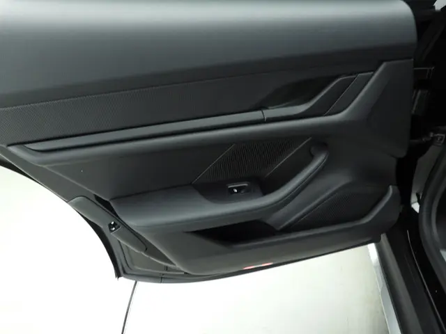 Porsche Taycan Cross Turismo 4 93 kWh 2022 Elektrisch 17