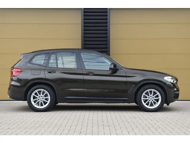 BMW X3 xDrive20i Executive 2018 Benzine 4