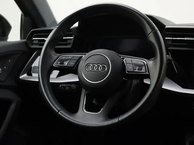 Audi A3 Limousine 30 TFSI 110PK S-tronic 2023 Benzine 34