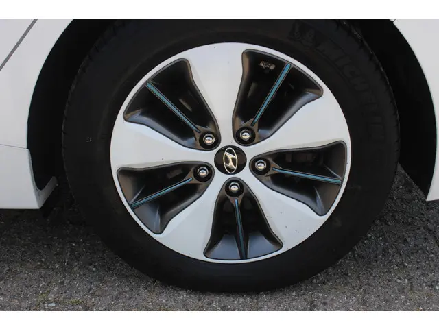 Hyundai IONIQ 1.6 GDi PHEV i-Motion 2019 Hybride Benzine 12