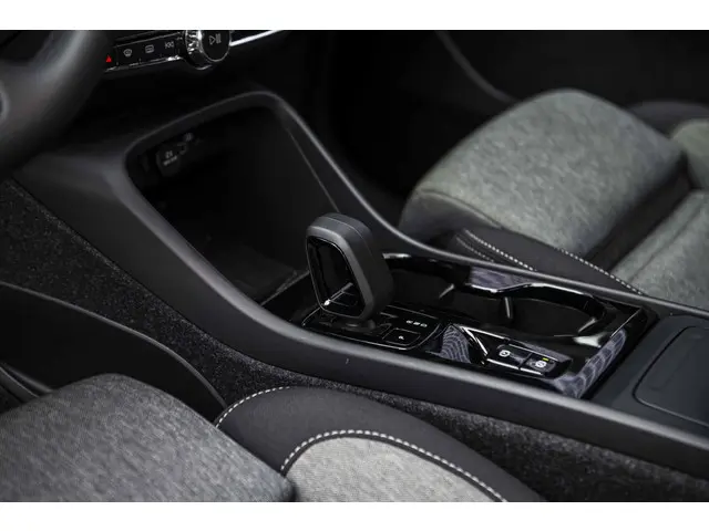 Volvo XC40 2.0 B4 Plus Dark 2025 Benzine 29