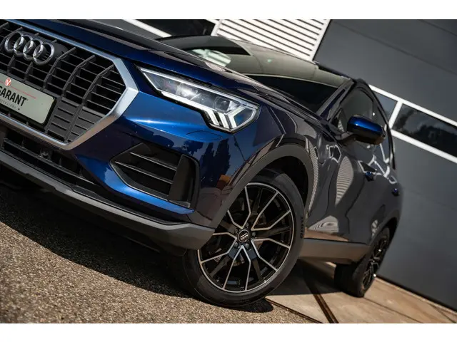 Audi Q3 45 TFSI e S edition 2022 Hybride Benzine 18