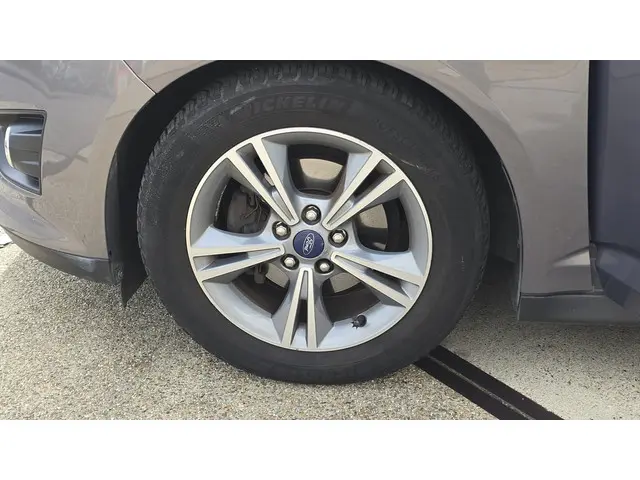 Ford C-MAX 1.0 Edition 2014 Benzine 13