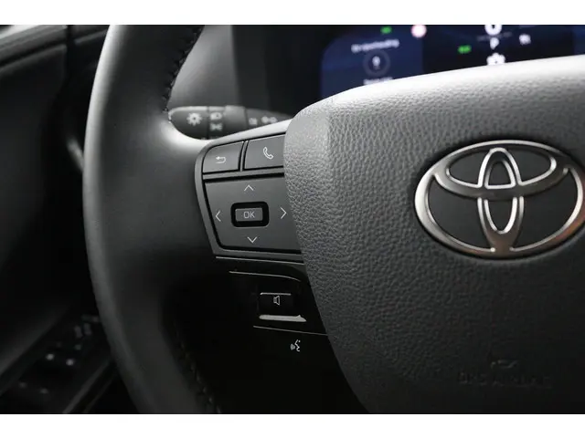 Toyota C-HR 1.8 Hybrid 140 Dynamic 2024 Hybride Benzine 17