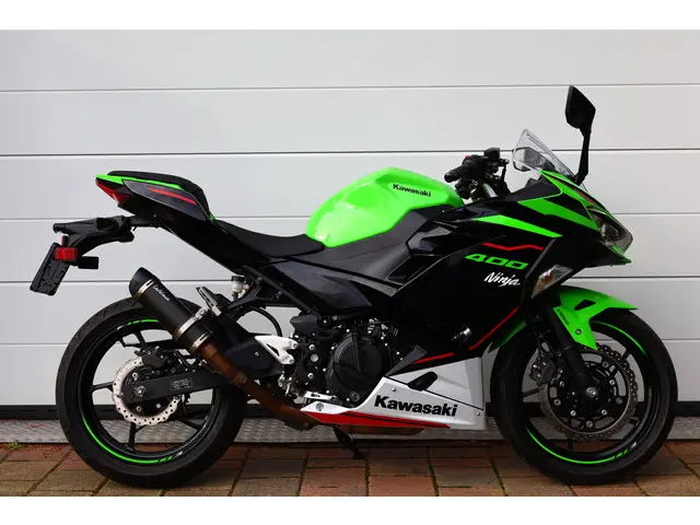 Kawasaki Ninja 400 KRT A2 CODE 80 2023 Benzine