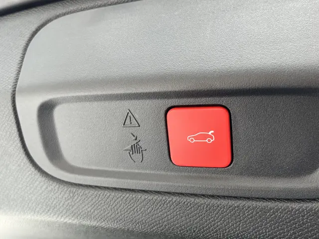 Peugeot 408 Hybrid 136 e-DCS6 GT 2024 Hybride Benzine 28