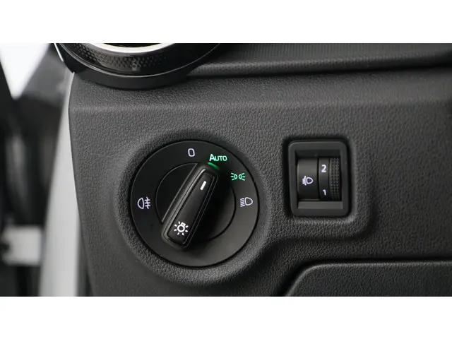 Škoda Fabia 1.0 MPI 80pk Ambition 2023 Benzine 14