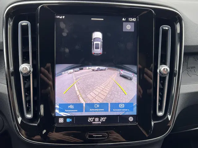 Volvo XC40 Recharge Core 70 kWh 2022 Elektrisch 25