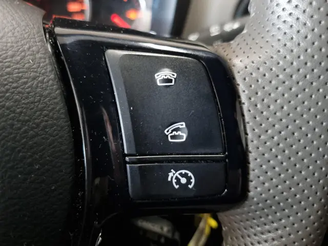 Toyota Yaris 1.3 VVT-i Dynamic Bi-Tone 2016 Benzine 31
