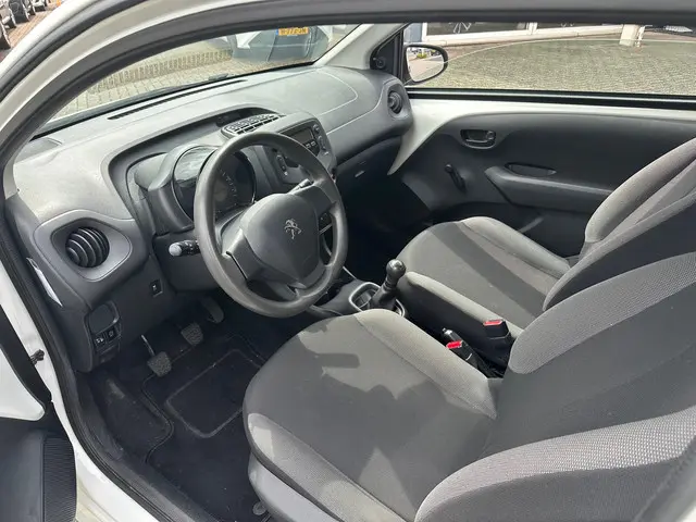 Peugeot 108 1.0 e-VTi Junior led nap 2016 Benzine 11