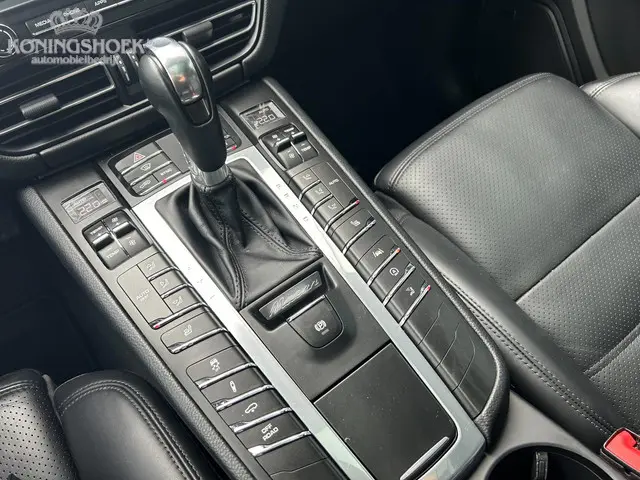 Porsche Macan 2.0 Sport/Chrono 2019 Benzine 19