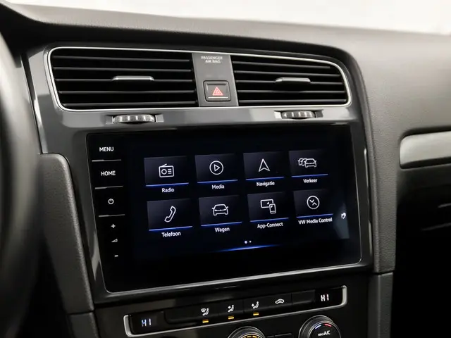 Volkswagen e-Golf Sport 2018 Elektrisch 23