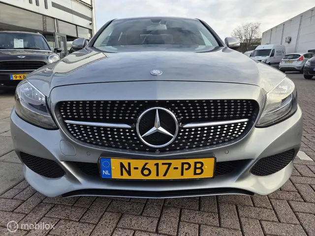 Mercedes-Benz C-Klasse 2