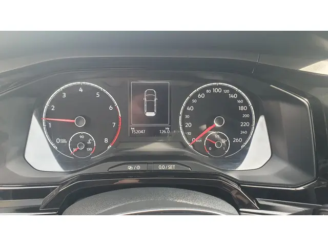 Volkswagen Polo 1.0 TSI Beats 2018 Benzine 24