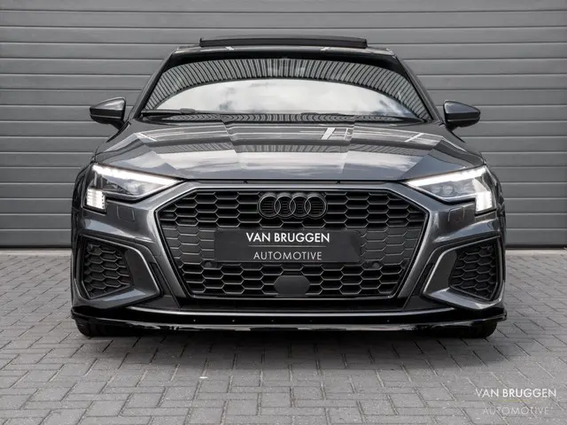 Audi A3 Limousine 35 TFSI S-Line 2022 Benzine 6