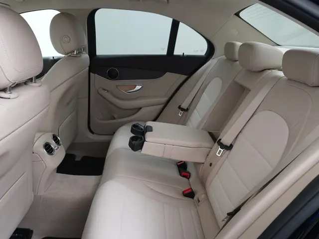 Mercedes-Benz C-Klasse C 300 AMG line 2019 Benzine 14