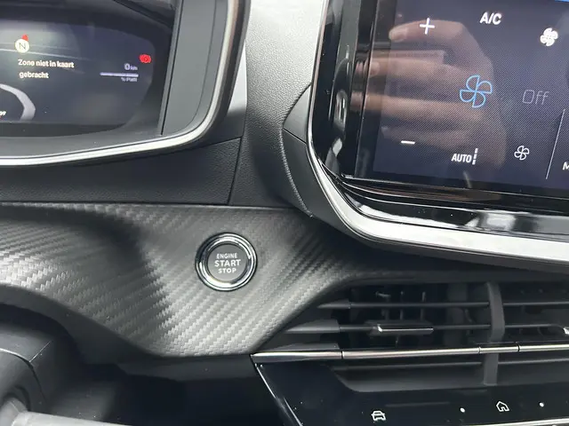 Peugeot 2008 1.2 Hybrid 145 PK GT 2025 Hybride Benzine 15