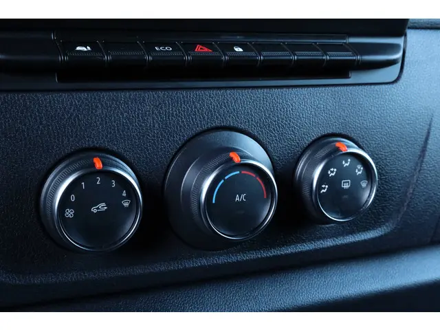 Renault Master T35 2.3 dCi 135 L2H2 Comfort 2022 Diesel