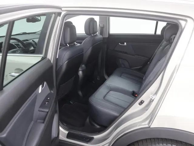Kia Sportage 2.0 ExecutiveLine 166PK AUTOM. 2015 Benzine 11