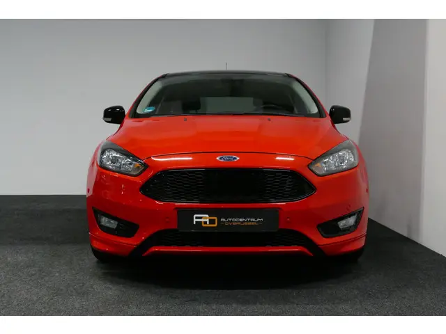 Ford Focus 1.5 Red Edition 2016 Benzine 16