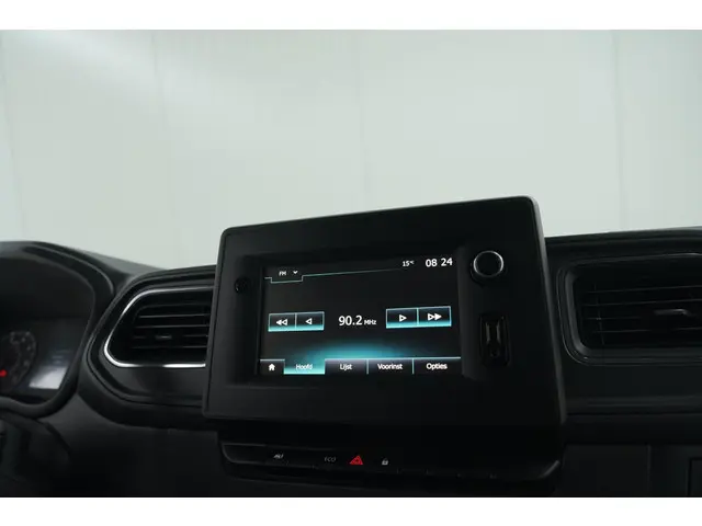 Renault Master T35 2.3 dCi 135 L2H2 Comfort 2022 Diesel 50