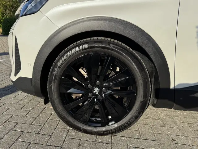 Peugeot 3008 1.6 HYbrid GT P.Bns 2021 Hybride Benzine 6