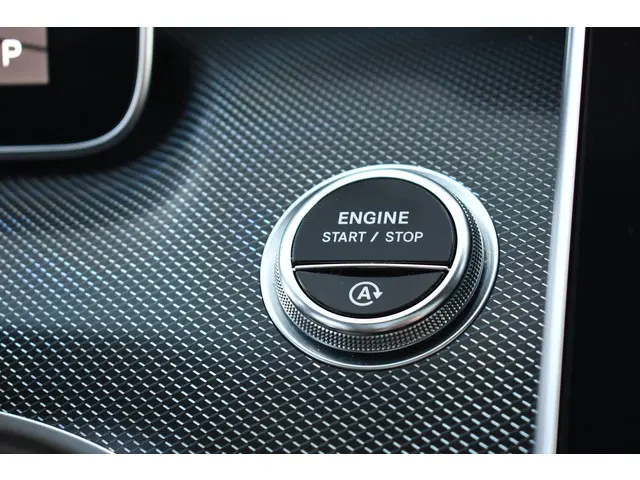 Mercedes-Benz C-Klasse Estate 200 AMG Line 2021 Benzine 77