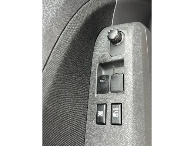 Suzuki Splash 1.2 Exclusive EASSS 2014 Benzine 31